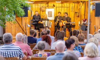 Fercher ObstkistenBühne, Foto: Martin Karnbach, Lizenz: Gemeinde Schwielowsee